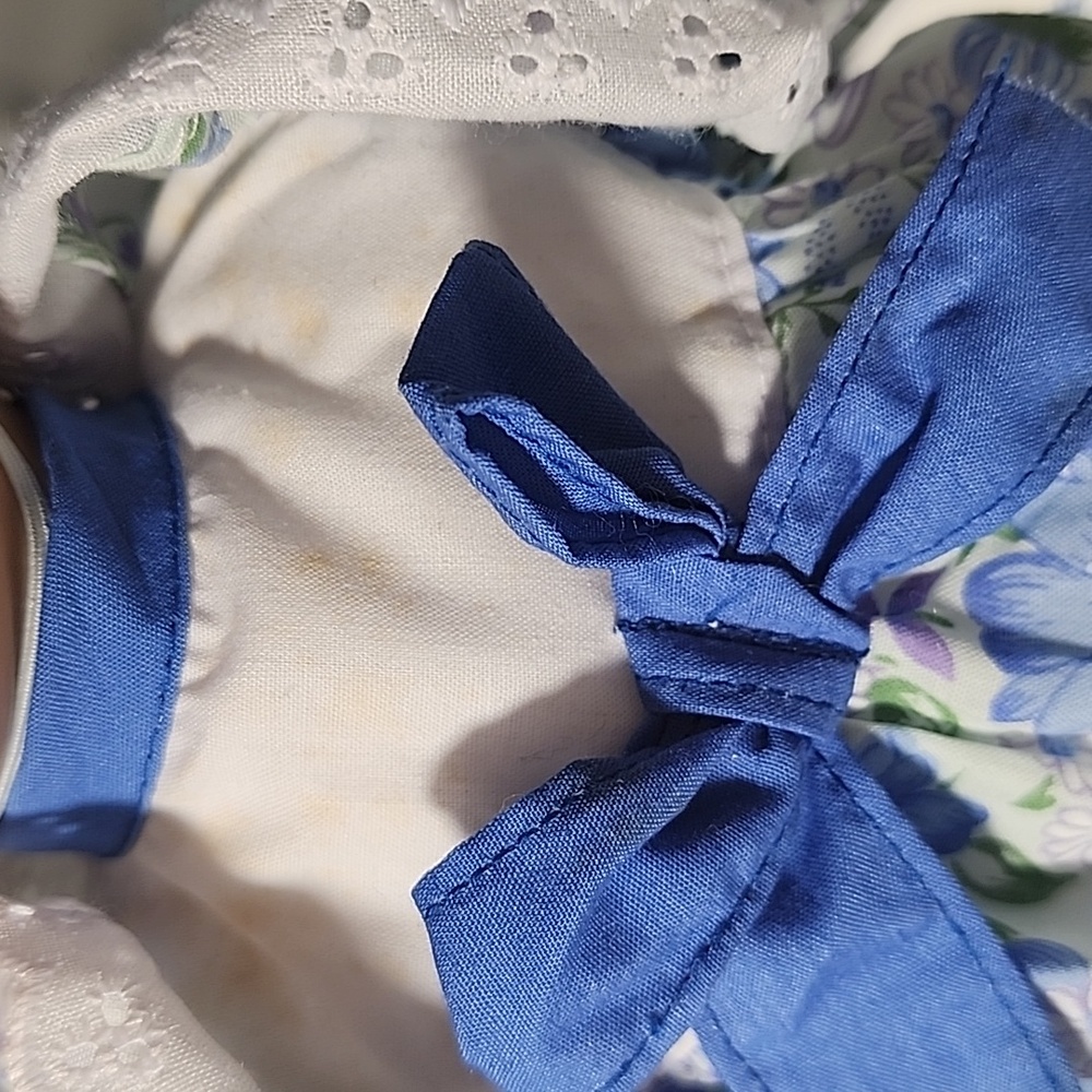 Gi Go Toys Floral Blue and White Baby Doll - Picture 7 of 8